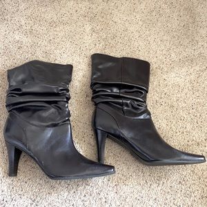 Brown leather boots. Size 9 1/2 by Predictions